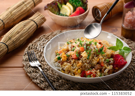 Shirasu and natto fried rice (a fried rice recipe that lets you enjoy the savory flavor of natto) 115383052