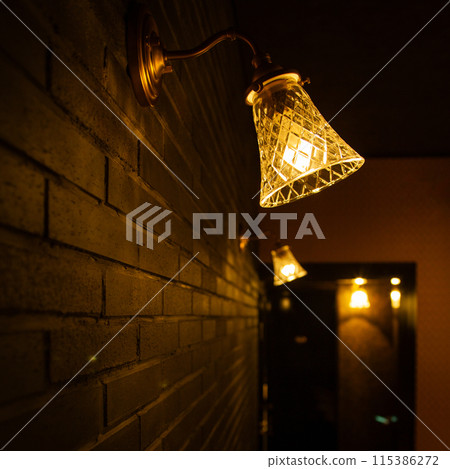 Fashionable lighting 115386272