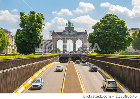 Cinquantenaire Arcade, a memorial arcade in the center of Jubelpark in Brussels, Belgium 115386570