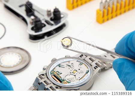 Wristwatch battery change 115389316