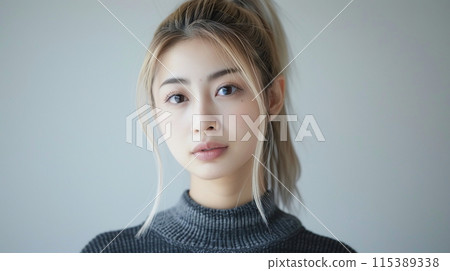 很酷的年輕女子形象 很酷的年輕女子形象 115389338