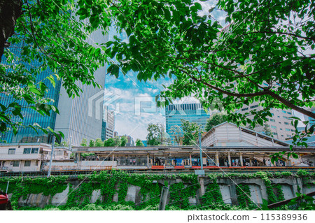 從神田川對岸看御茶之水站月台 115389936