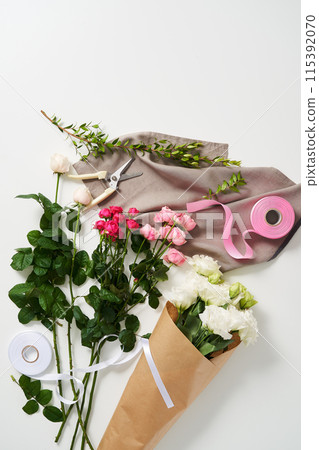 fresh flowers to wrap fresh flowers to wrap 115392070