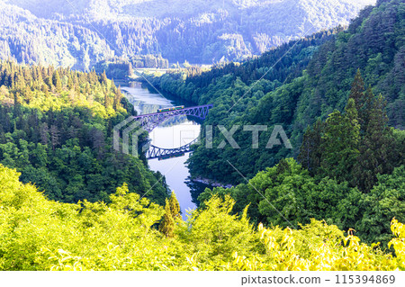 [Oku-Aizu, Fukushima Prefecture] Beautiful fresh greenery on the First Tadami River Bridge 115394869