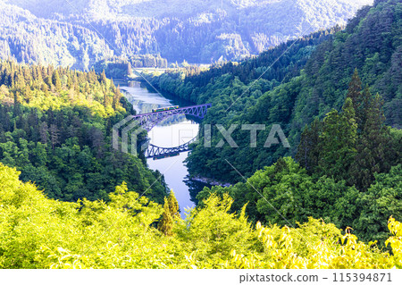 [Oku-Aizu, Fukushima Prefecture] Beautiful fresh greenery on the First Tadami River Bridge 115394871