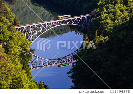 [Oku-Aizu, Fukushima Prefecture] Beautiful fresh greenery on the First Tadami River Bridge 115394878