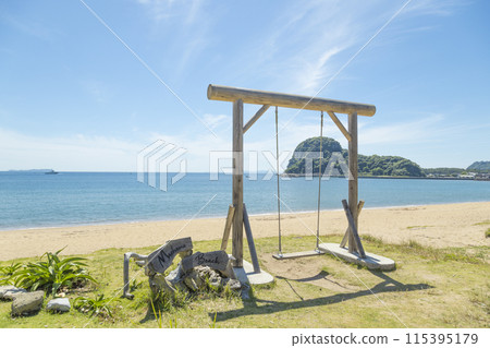 The spectacular swing at Maehama Beach [Minamishimabara City, Nagasaki Prefecture] 115395179