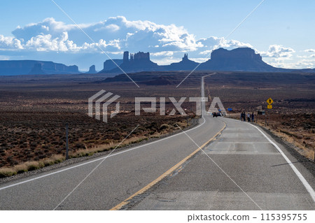 亞利桑那州紀念碑谷的壯麗景色 亞利桑那州紀念碑谷的壯麗景色 115395755