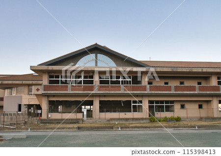 [Miyagi Prefecture] Earthquake Relics: Nakahama Elementary School 115398413