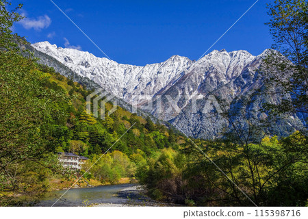 《Autumn in Kamikochi》Snowy mountains and autumn leaves - the first snowfall in the Northern Alps 《Autumn in Kamikochi》Snowy mountains and autumn leaves - the first snowfall in the Northern Alps 115398716