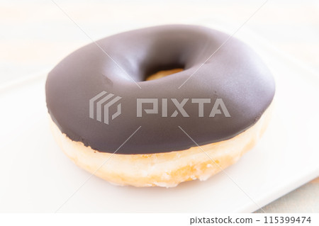 美味的巧克力甜甜圈 115399474