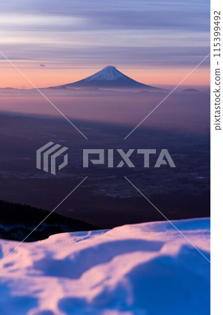 仲冬時節,從網笠山眺望富士山 仲冬時節,從網笠山眺望富士山 115399492