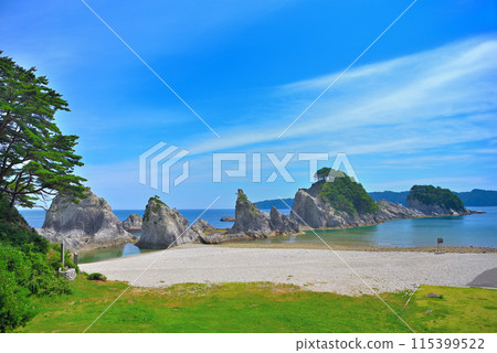 Tohoku, Jodogahama, a beautiful beach seen from the observation deck of the rest house, just like paradise, Miyako City, Iwate Prefecture (2) 115399522