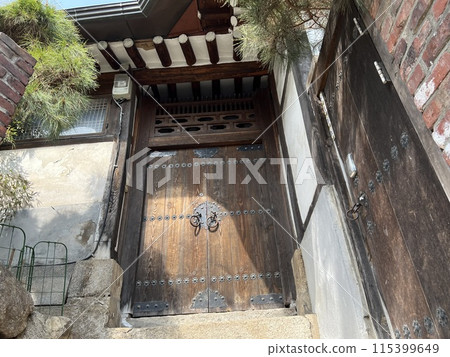 韓國傳統建築門 115399649