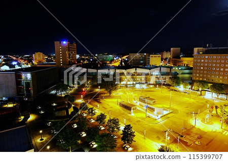帶廣車站前的夜景 帶廣車站前的夜景 115399707