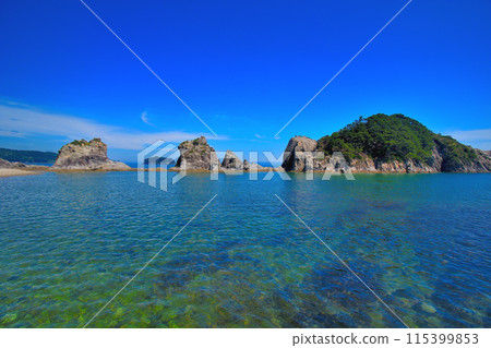 Jodogahama Beach - Like paradise, Takaiwa, Eboshiiwa and Jodogashima Island seen from Toishihama Beach, Miyako City, Iwate Prefecture (1) Jodogahama Beach - Like paradise, Takaiwa, Eboshiiwa and Jodogashima Island seen from Toishihama Beach, Miyako City, Iwate Prefecture (1) 115399853