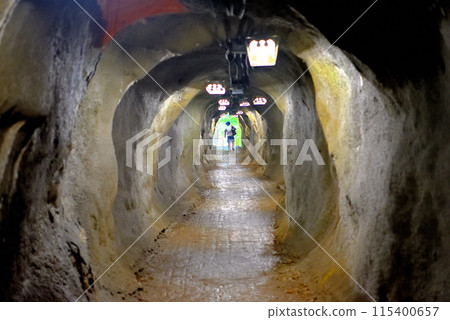 Tohoku, Jodogahama, Entering the tunnel connecting Jodogahama and Takonoura from the Takonoura side, Miyako City, Iwate Prefecture (2) Tohoku, Jodogahama, Entering the tunnel connecting Jodogahama and Takonoura from the Takonoura side, Miyako City, Iwate Prefecture (2) 115400657