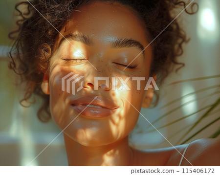 Smiling Women in Relaxed Indoor Settings 115406172