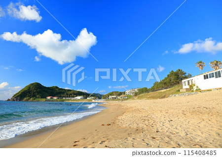[Fukuoka Prefecture] Itoshima Futamigaura Beach on a clear day 115408485