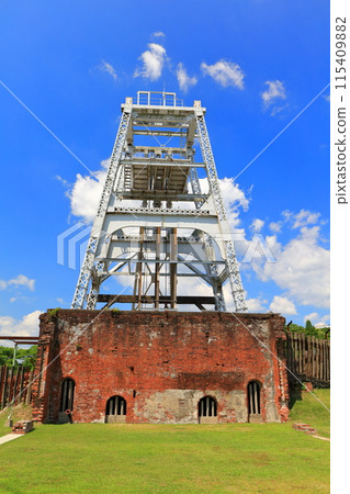[Fukuoka Prefecture] The second shaft tower of the Miyahara Pit of the Mitsui Miike Coal Mine on a clear day (Meiji Industrial Revolution Heritage Sites of Japan) 115409882