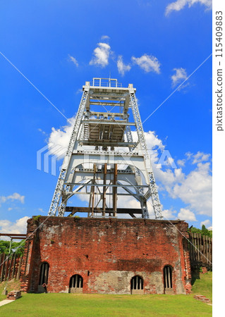 [Fukuoka Prefecture] The second shaft tower of the Miyahara Pit of the Mitsui Miike Coal Mine on a clear day (Meiji Industrial Revolution Heritage Sites of Japan) 115409883