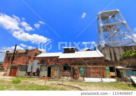[Kumamoto Prefecture] The second shaft tower of the Manda Pit of the Mitsui Miike Coal Mine on a clear day (Meiji Industrial Revolution Heritage Sites of Japan) 115409897