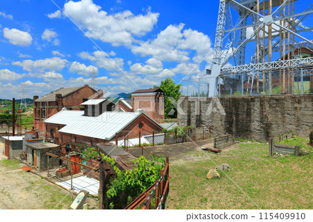 [Kumamoto Prefecture] The second shaft tower of the Manda Pit of the Mitsui Miike Coal Mine on a clear day (Meiji Industrial Revolution Heritage Sites of Japan) 115409910