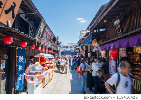 "Tokyo" Toyosu bustling with tourists, a scene packed with visitors 115410428