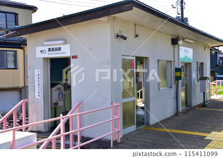 從越後心跳鐵道妙高羽馬線上越妙高站到直江津站的車窗看到的景色（2022年夏季） 115411099