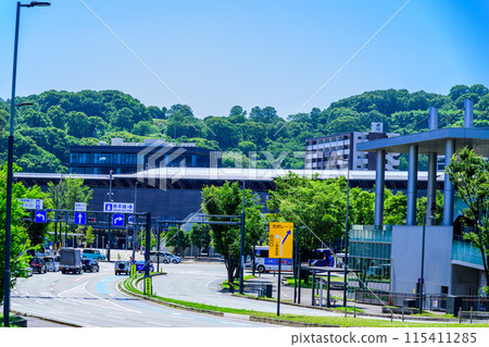 晴空萬裡、晴空萬裡的熊本站週邊風景(東口站/交通)【東口拍攝的素材】 晴空萬裡、晴空萬裡的熊本站週邊風景(東口站/交通)【東口拍攝的素材】 115411285