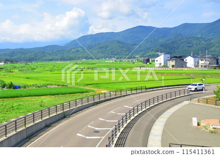 從越後心跳鐵道妙高羽馬線妙高高原站到上越妙高站的車窗看到的景色(2022年夏季) 從越後心跳鐵道妙高羽馬線妙高高原站到上越妙高站的車窗看到的景色(2022年夏季) 115411361