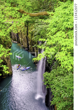 Manai Falls with fresh greenery (vertical) Manai Falls with fresh greenery (vertical) 115412077