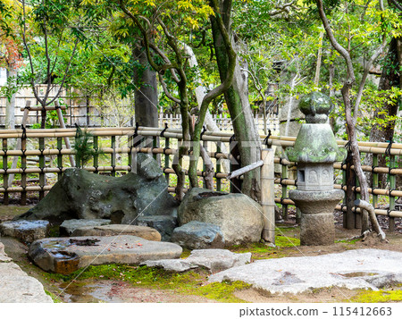 Spring in Okayama: The quaint scenery of Korakuen Garden: Stone lanterns and stone basins Spring in Okayama: The quaint scenery of Korakuen Garden: Stone lanterns and stone basins 115412663