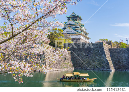 【春天的大阪城公園】大阪城天守閣和駁船【櫻花】 115412681