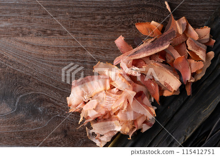 Kelp and dried bonito 115412751