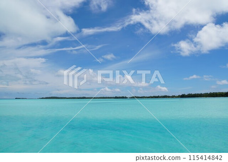 Blue sea of Bora Bora Blue sea of Bora Bora 115414842