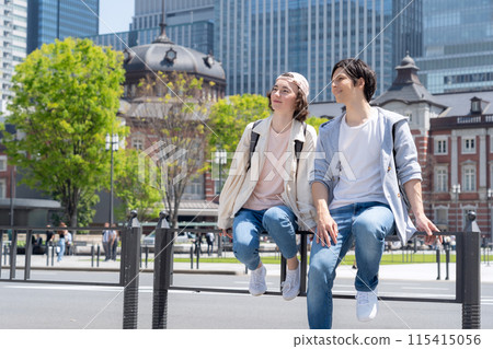 Foreign tourist couple traveling in Tokyo (inbound) Foreign tourist couple traveling in Tokyo (inbound) 115415056