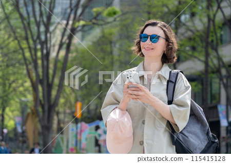 前往東京的外國遊客（入境） 115415128