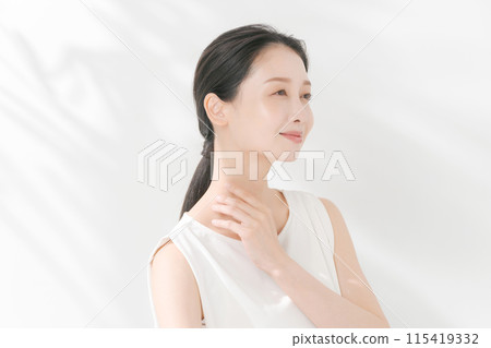 年輕女性的美麗形象 115419332