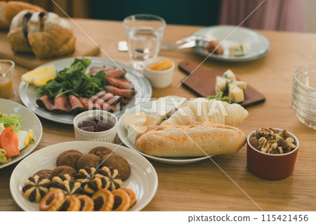 Food served at a home party 115421456