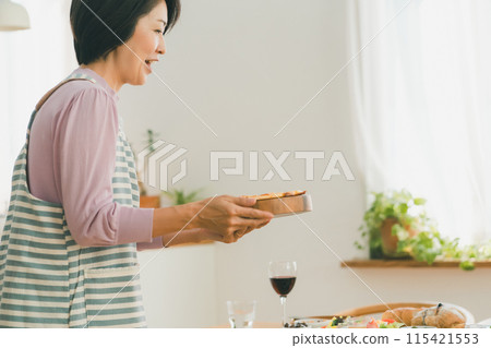 female, females, woman 115421553