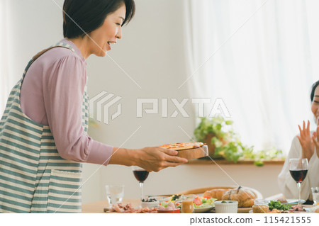female, females, woman 115421555