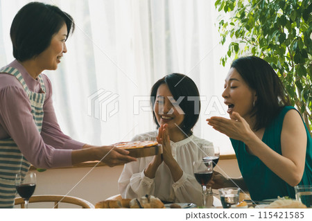 female, females, woman 115421585