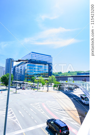 The scenery around Kumamoto Station, shining on a beautiful, clear blue sky (Kumamoto Station Shirakawa Exit (East Exit) Station Square) [Scenery seen from the square] 115423200