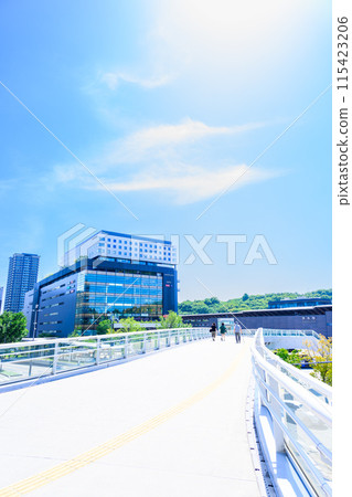 The scenery around Kumamoto Station, shining on a beautiful, clear blue sky (Kumamoto Station Shirakawa Exit (East Exit) Station Square) [Scenery seen from the square] 115423206