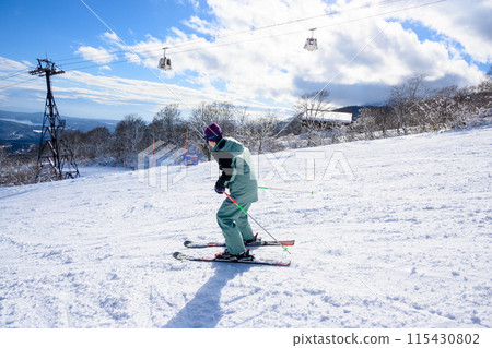 國中男孩滑雪 115430802