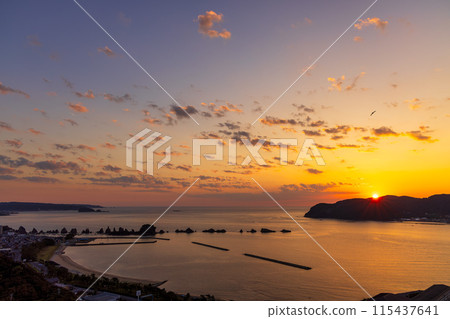 橋歸岩（和歌山縣晴朗的十月） 115437641