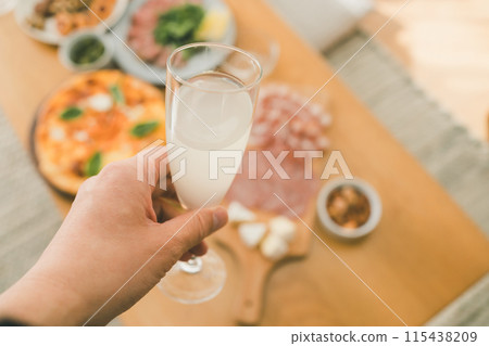 香檳 吐司 乾杯 115438209