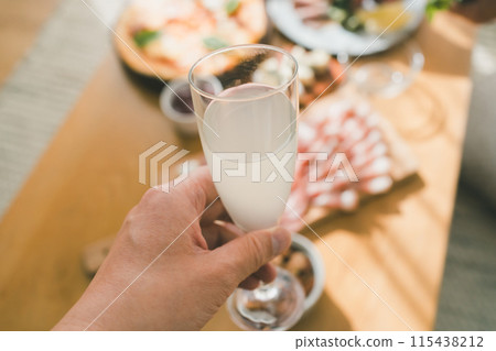 香檳 吐司 乾杯 115438212