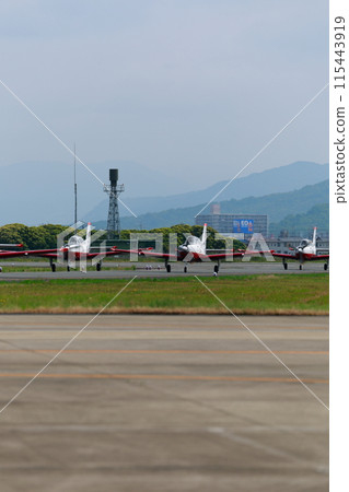 Landed training aircraft, Self-Defense Forces 115443919